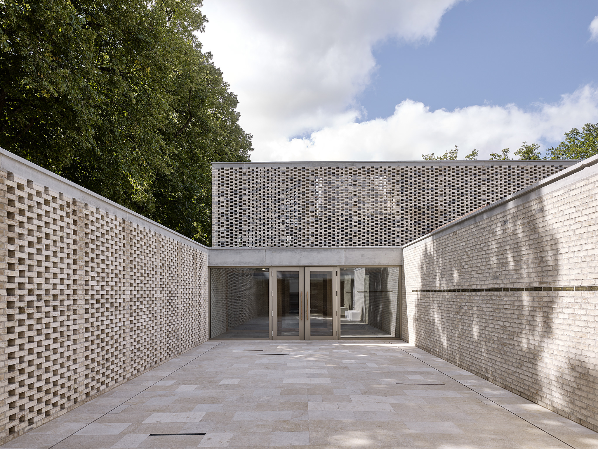 E17642 Alpa 066653 SCREEN 170822